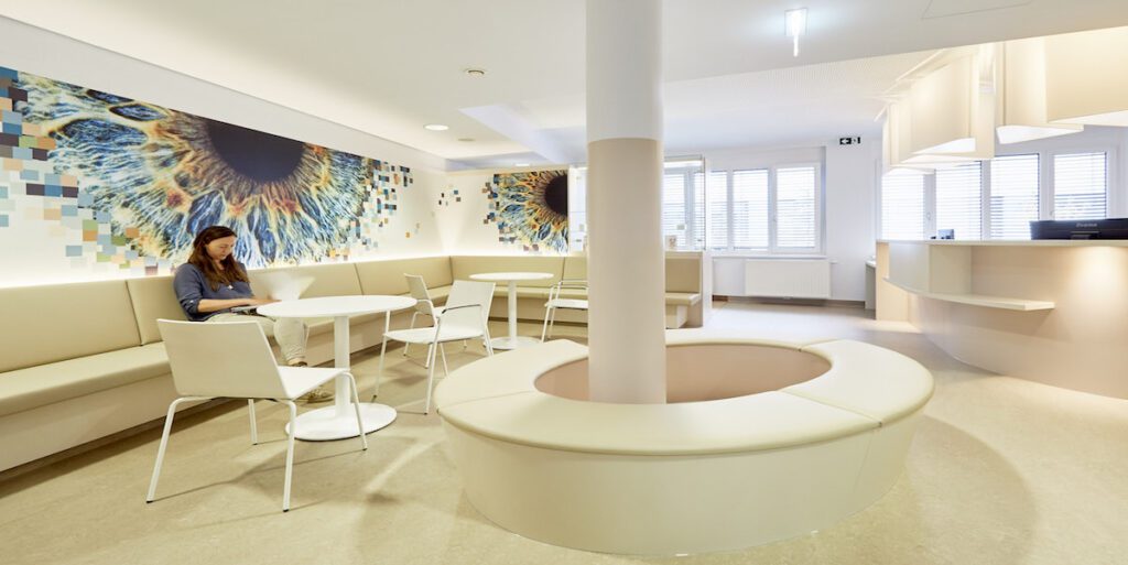 Innenraum Arztpraxis - Abendroth Architekten