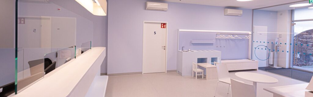 Arztpraxis Innenraum - Abendroth Architekten